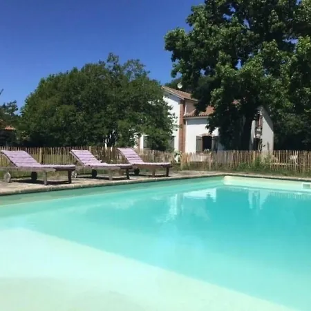Avec Piscine Au Calme *